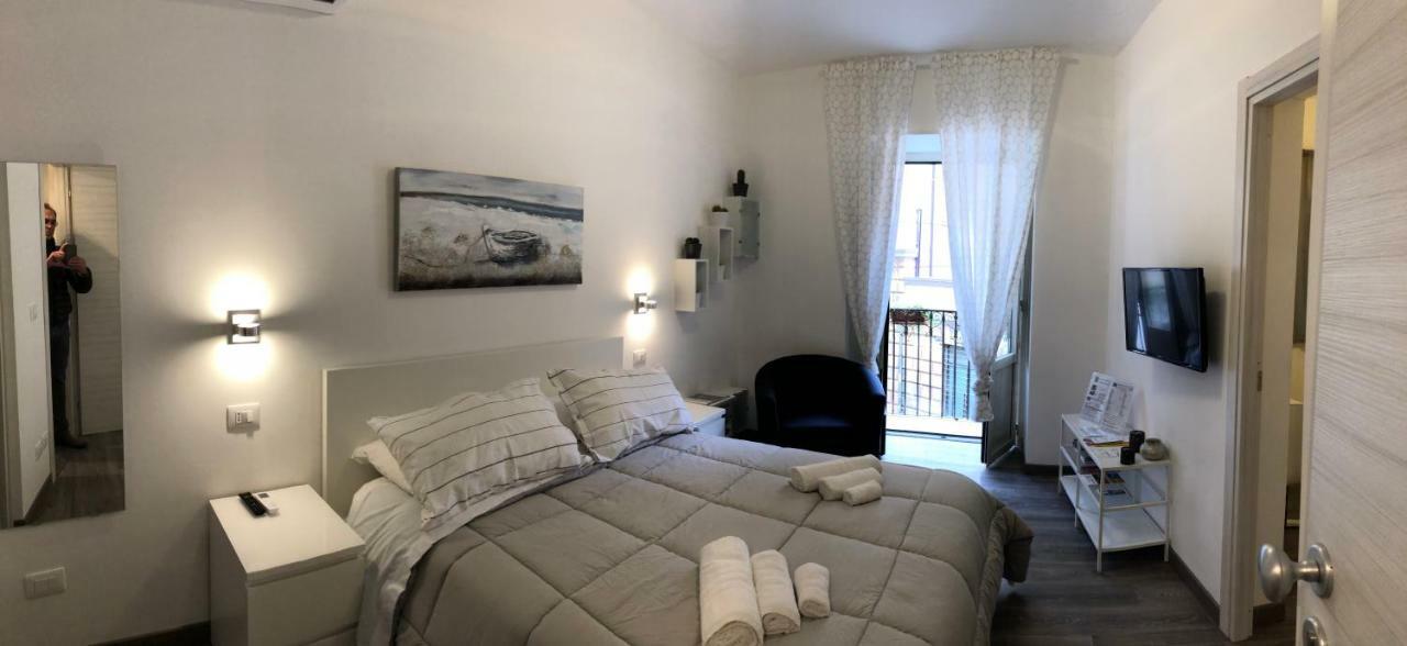 Appartamento San Domenico ปาแลร์โม ภายนอก รูปภาพ